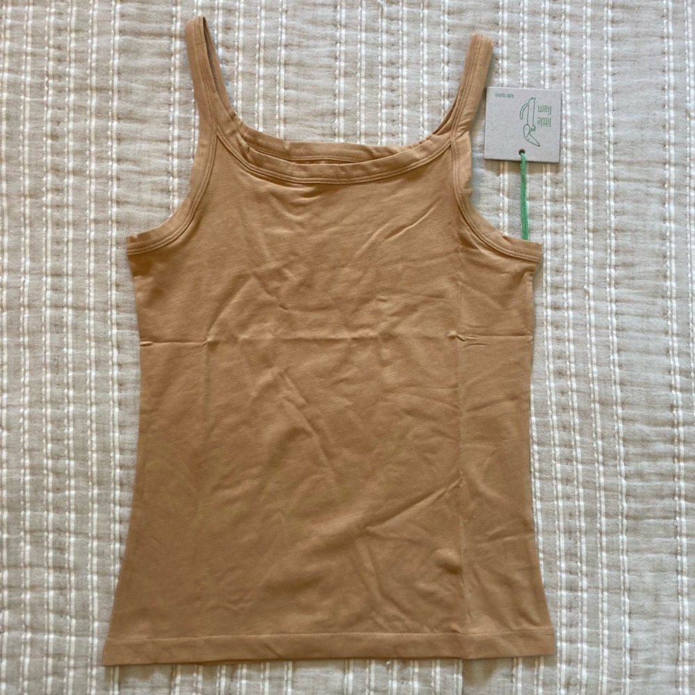 Kate Quinn slub tank